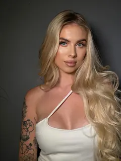 Eleanor escort in Dubai