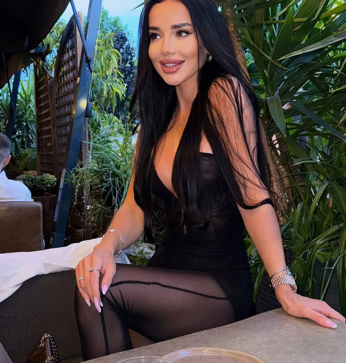 Leona escort in Dubai