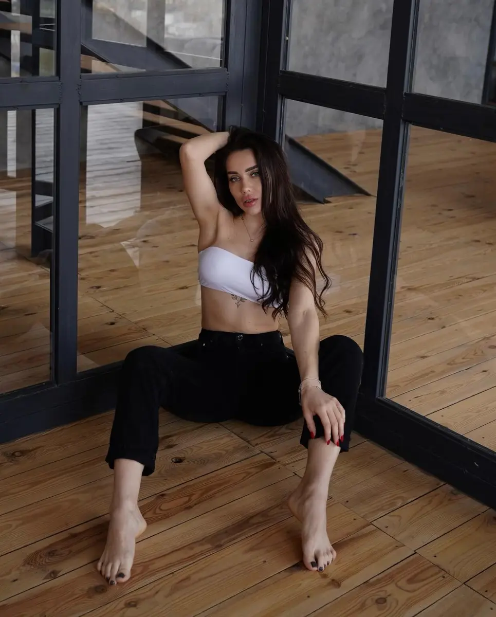 Lola escort in Dubai