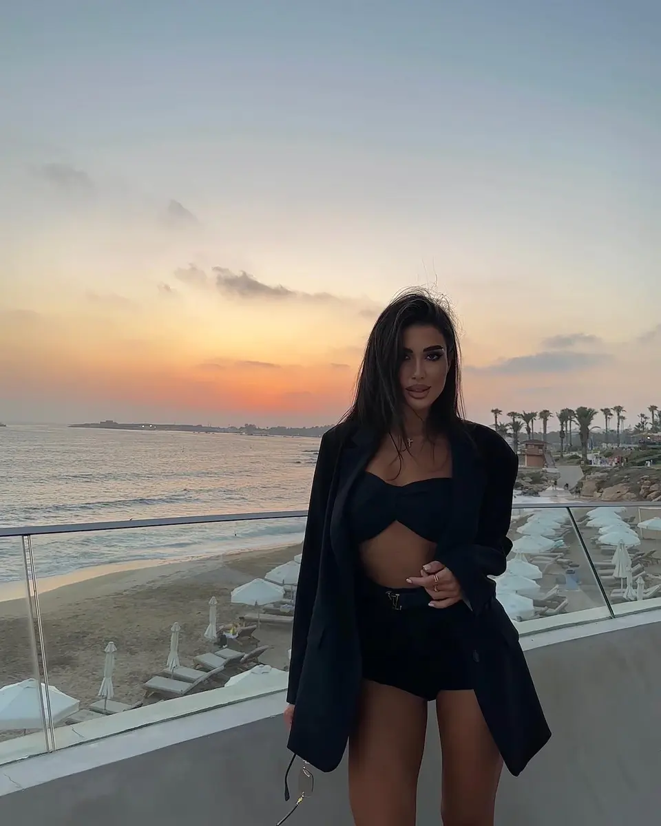 Luna escort in Dubai