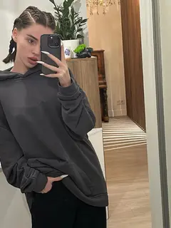 Melania escort in Dubai