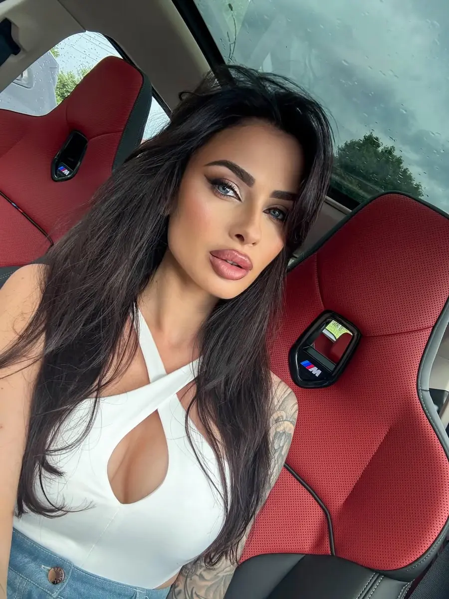 Rose escort in Dubai