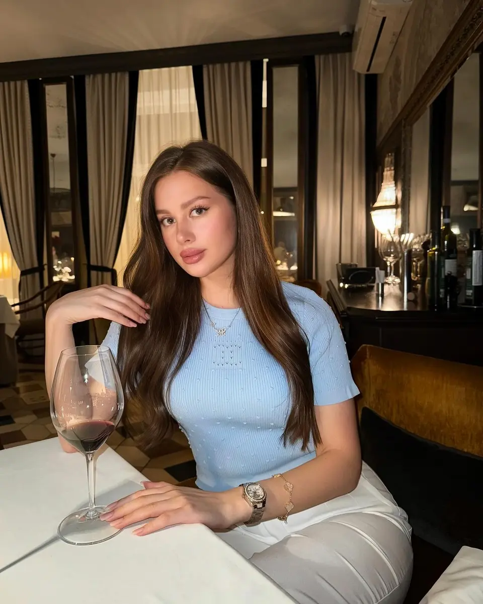 Sabina escort in Dubai